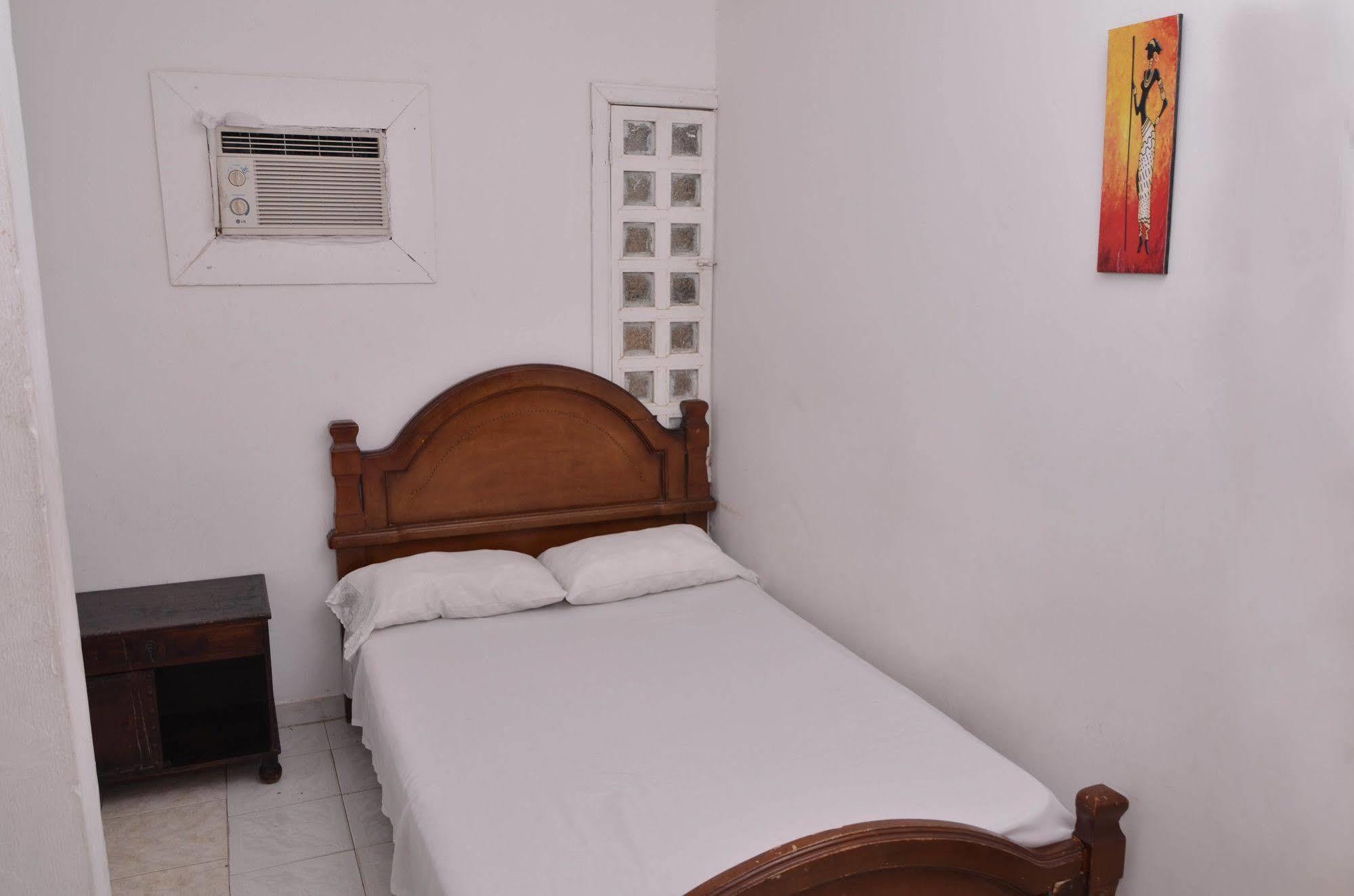 Hotel Vargas Airport Cartagena 外观 照片