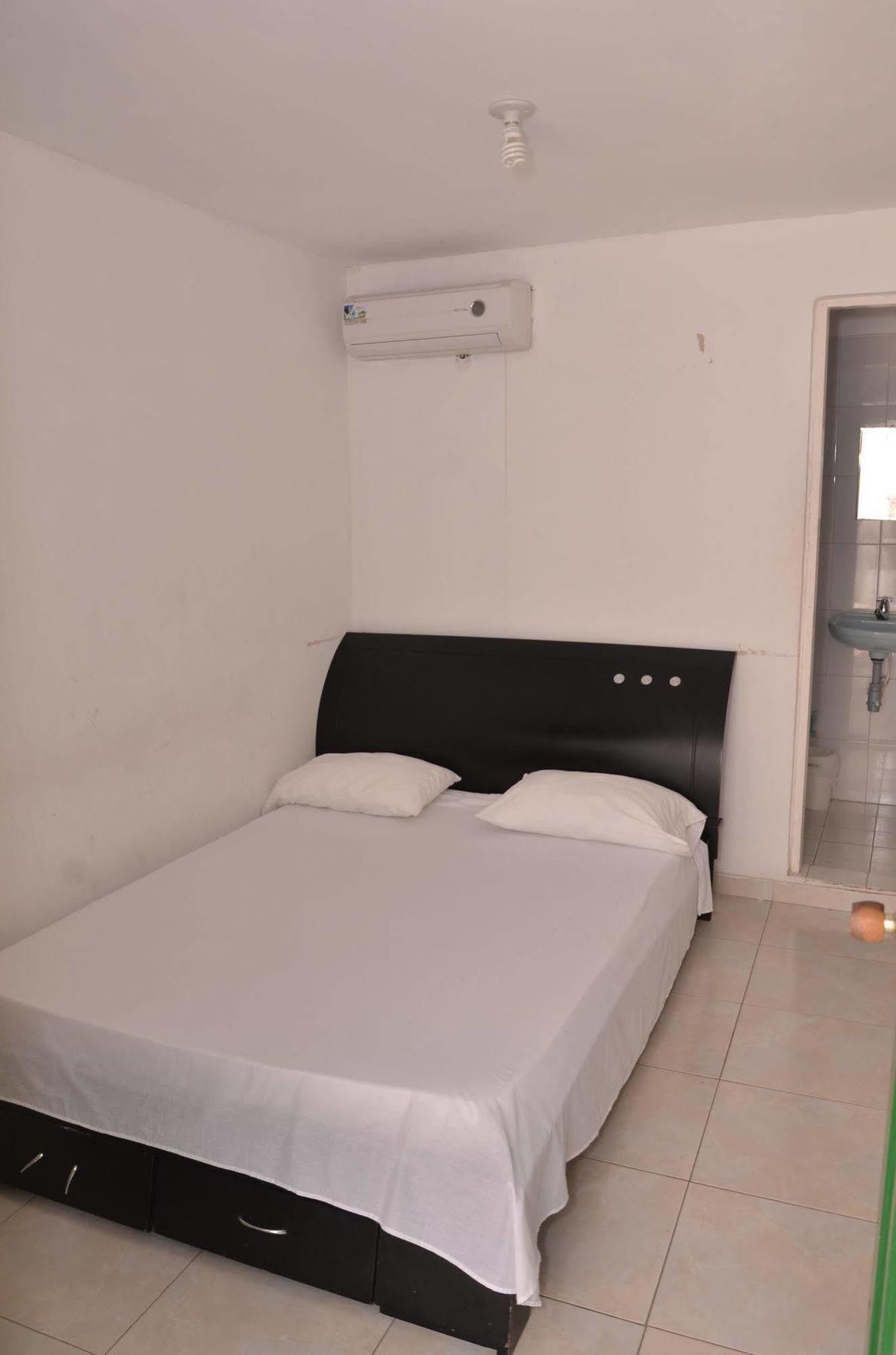Hotel Vargas Airport Cartagena 外观 照片